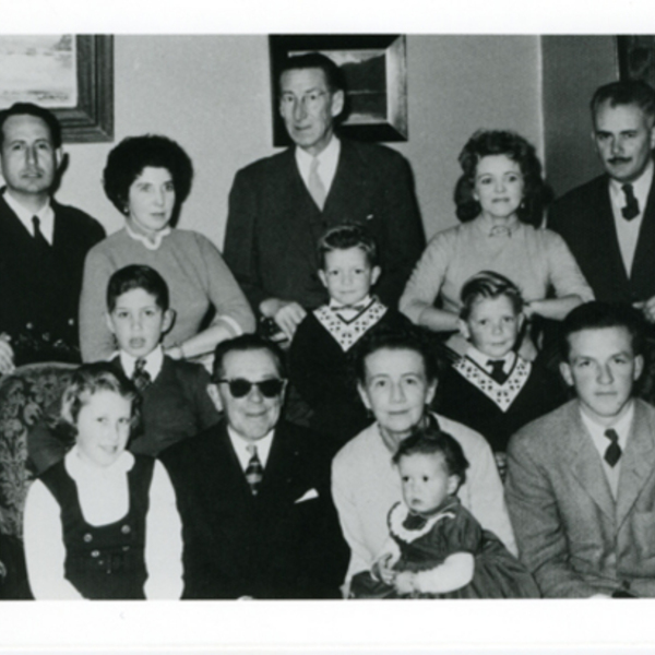 Otto Hardenssen junto a su familia