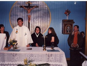 Misa en la capilla de Quellón Viejo