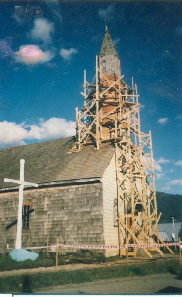 Restauración de la iglesia de María Inmaculada de Cochamó