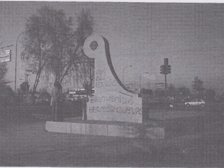 Monumento intervenido en Santiago