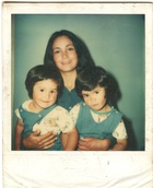 Nury Ramírez y sus hijas
