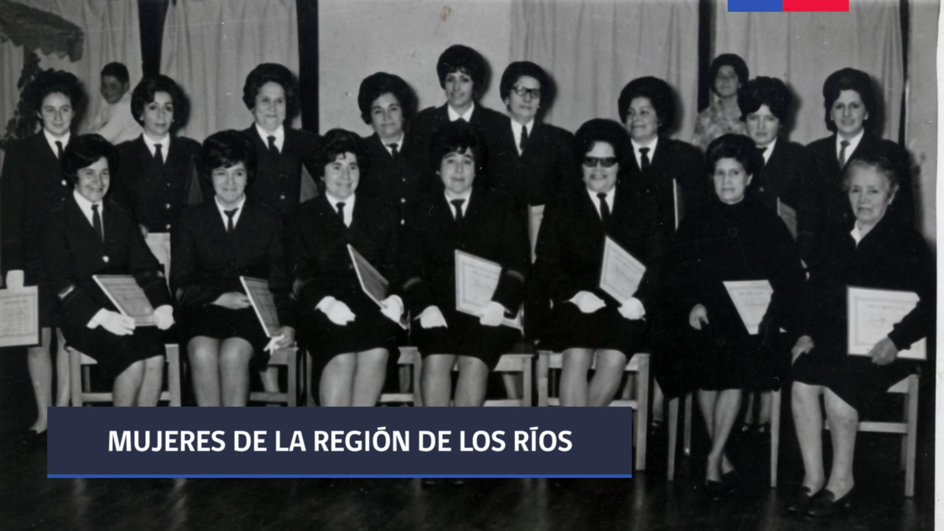 Mujeres de la Región de Los Ríos Mujeres de la Región de Los Ríos