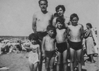 Familia Pérez Muga en la playa grande de Cartagena