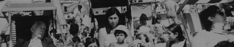 Familia Pérez Urbina en la playa de Cartagena