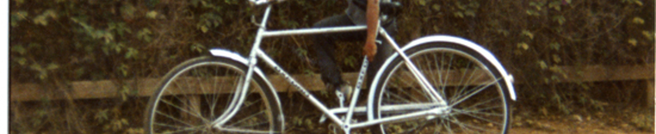 Niño en bicicleta Niño en bicicleta