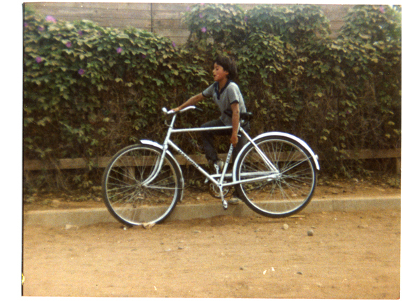 Niño en bicicleta