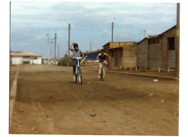 Niños en bicicletas