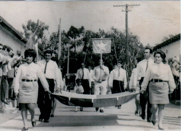 Desfile de los integrantes del Club Deportivo “La Estrella”