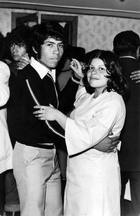 Mi hermano bailando con su novia Mi hermano bailando con su novia