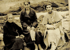 Tres mujeres en la terraza de Cartagena