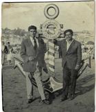 Junto al ancla en Playa Chica Junto al ancla en Playa Chica
