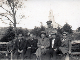 Autoridades de antaño en plaza de Achao Autoridades de antaño en plaza de Achao
