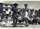 Música y baile folclórico frente a la Gobernación