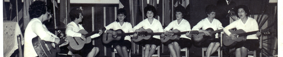 Profesoras tocando guitarra