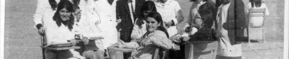 Alumnos en recreo Alumnos en recreo