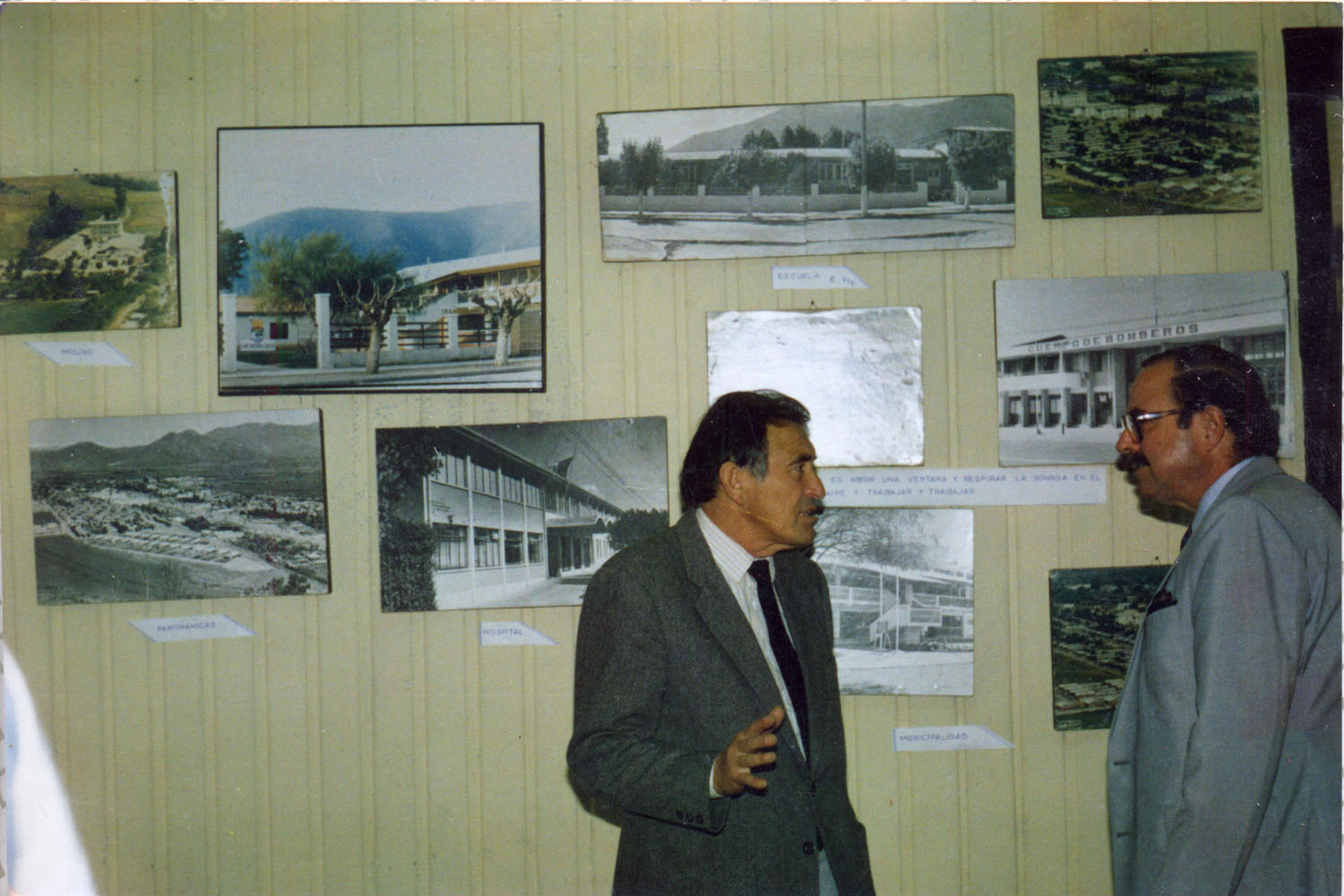 Visita de exposición fotográfica