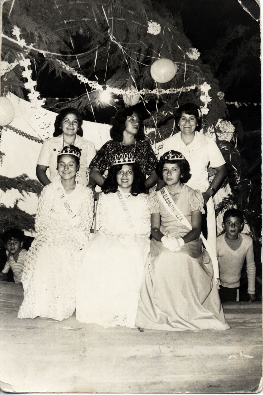 Coronación y Aniversario Centro de Madres La Estrella Coronación y Aniversario Centro de Madres La Estrella