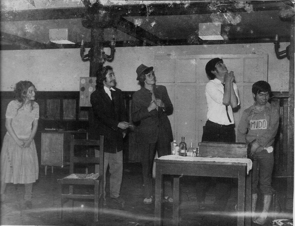 Introducción al sketch “La Medicina” Introducción al sketch “La Medicina”
