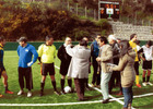 Entrega de medallas a equipos participantes Entrega de medallas a equipos participantes