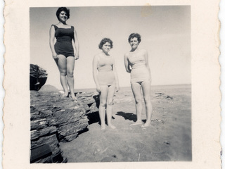 Primas en la playa Primas en la playa