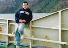Joven a bordo de buque pesquero