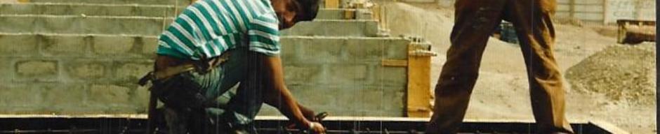 Hombres trabajando Hombres trabajando