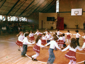 Bandas infantiles de kínder en Escuela N°1 Achao