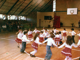 Bandas infantiles de kínder en Escuela N°1 Achao