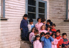 Los niños del kínder posando