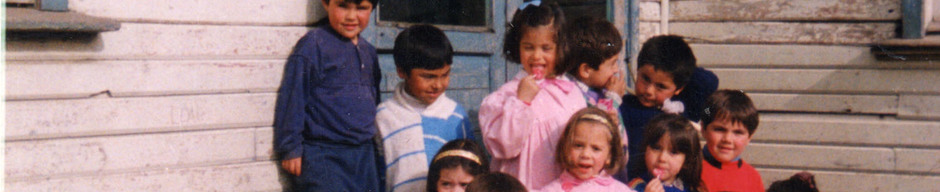 Los niños del kínder posando