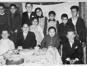 Cumpleaños infantil en casa de la familia Riñil