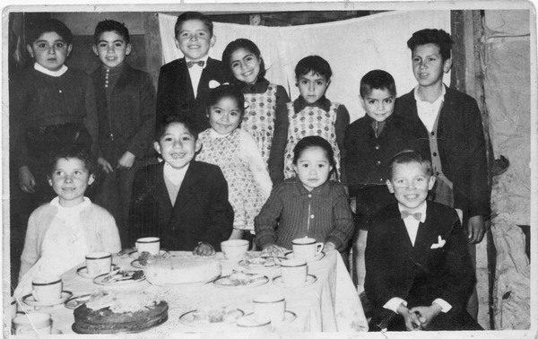 Cumpleaños infantil en casa de la familia Riñil