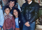Dorila Hermosilla con su familia en su primer local