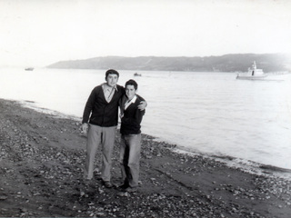 Dos vecinos en la Playa de Achao