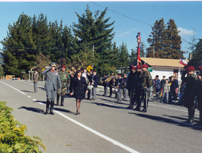 Desfile cívico militar en Las Cascadas