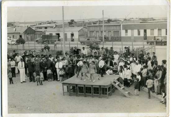 Acto cívico en la plaza de Tongoy