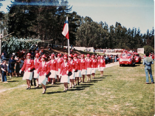 Brigada femenina en desfile de fiestas patrias Brigada femenina en desfile de fiestas patrias