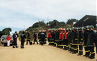 Formación bomberil frente al cuartel