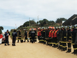 Formación bomberil frente al cuartel