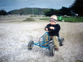 Juegos infantiles en la costanera