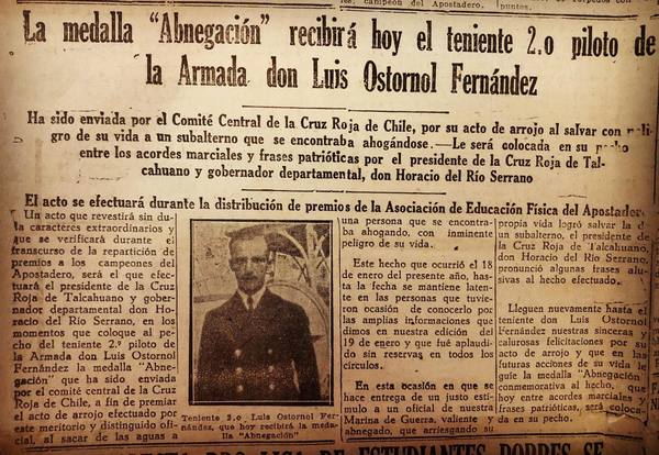 Entrega de medalla Abnegación a teniente Luis Ostornol Fernández Entrega de medalla Abnegación a teniente Luis Ostornol Fernández