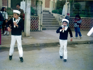 Hermanos chiniando