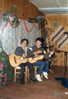 Aprendiendo nuevas posturas en guitarra Aprendiendo nuevas posturas en guitarra