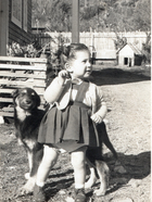 Niña y su mascota Niña y su mascota