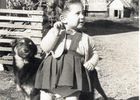 Niña y su mascota