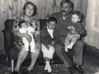 Abuelos y nietos Abuelos y nietos