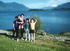 Familia en la costanera de Panguipulli Familia en la costanera de Panguipulli
