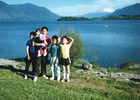 Familia en la costanera de Panguipulli Familia en la costanera de Panguipulli