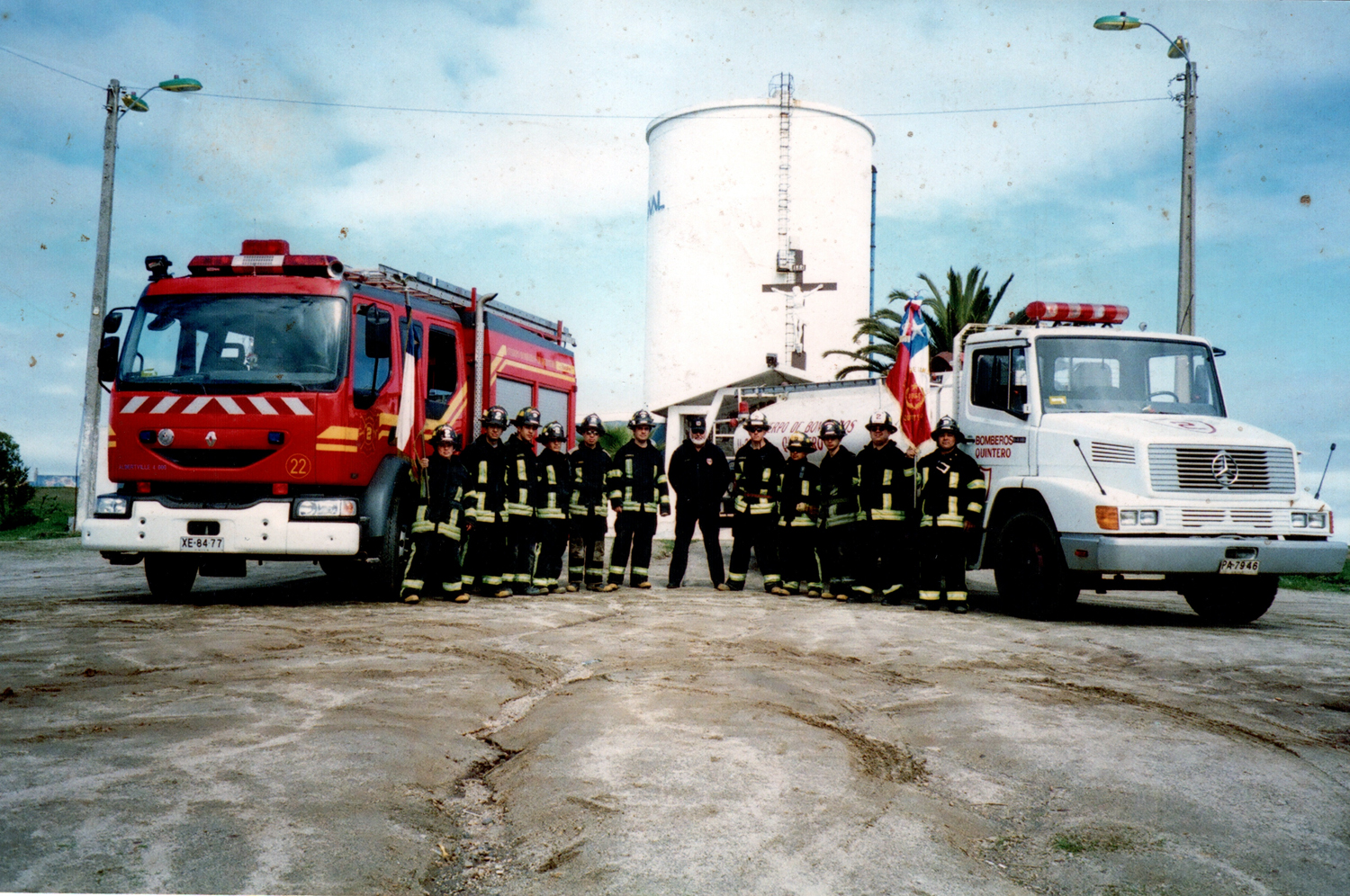 Carro nuevo de bomberos Carro nuevo de bomberos