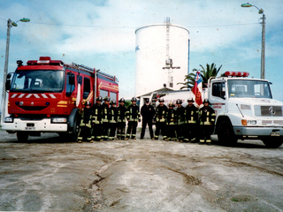 Carro nuevo de bomberos Carro nuevo de bomberos